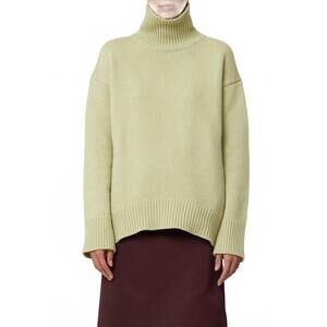 NEW PLAN C cashmere t-neck sweater in pistachio